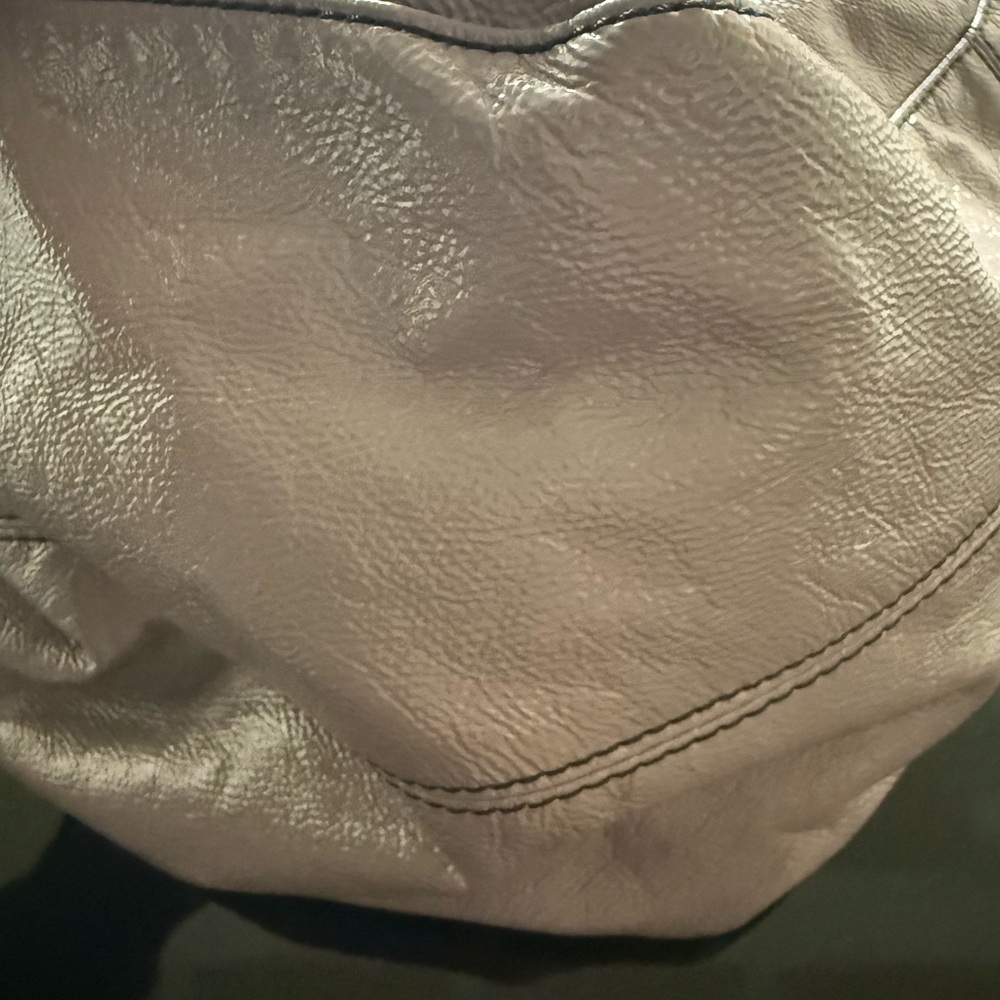 valentino
Patent Lacca Large Nuage Bow Hobo - Picture 13 of 15